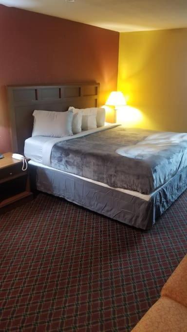 Hotel 2 Queens Hotel Room 130 Booking ستيلووتر المظهر الخارجي الصورة
